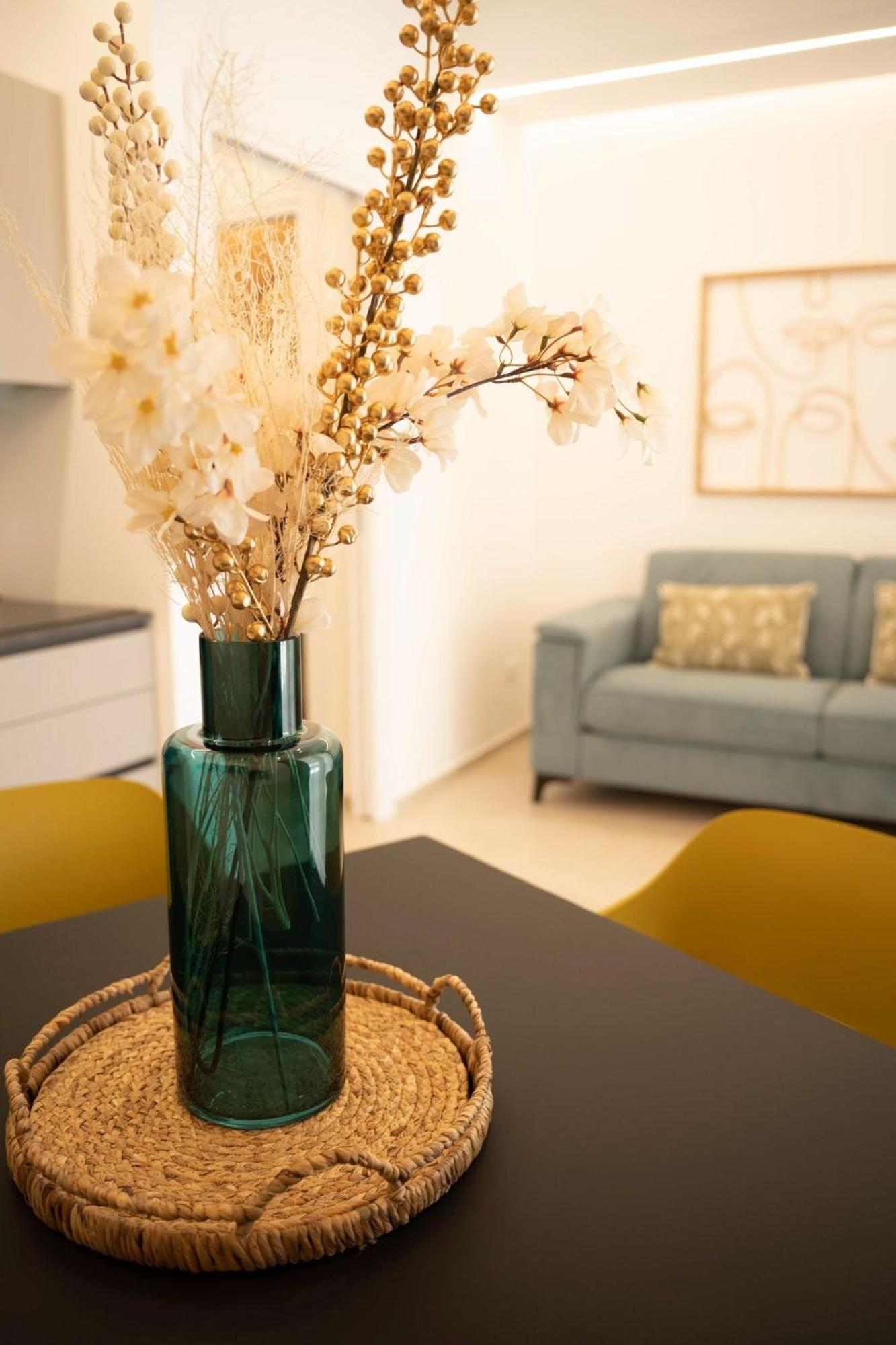 Aura Apartments Mattinata Extérieur photo